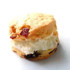 スコーンクリームサンド クランベリーヨーグルト
