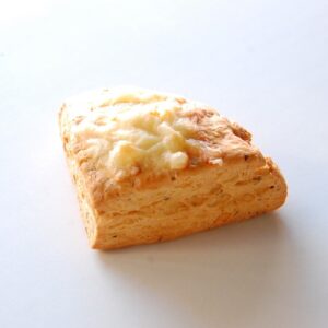 セイボリースコーン　こんがりチーズ　バジル風味