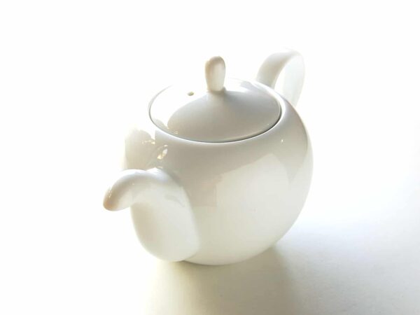 紅茶をおいしく淹れる上白磁の球体ティーポット　送料無料